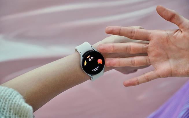 Galaxy Watch 4 series officiels avec WearOS !