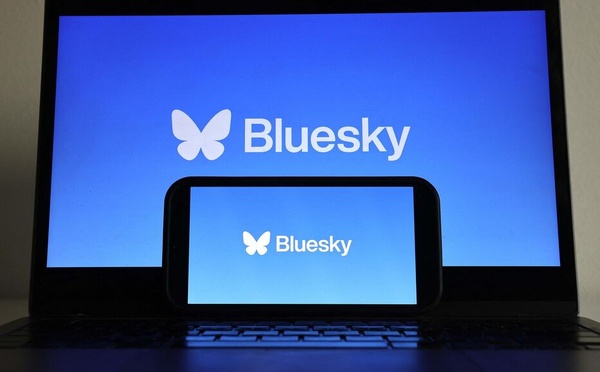 Bluesky face aux défis de la désinformation : un jeune réseau social en quête d'équilibre